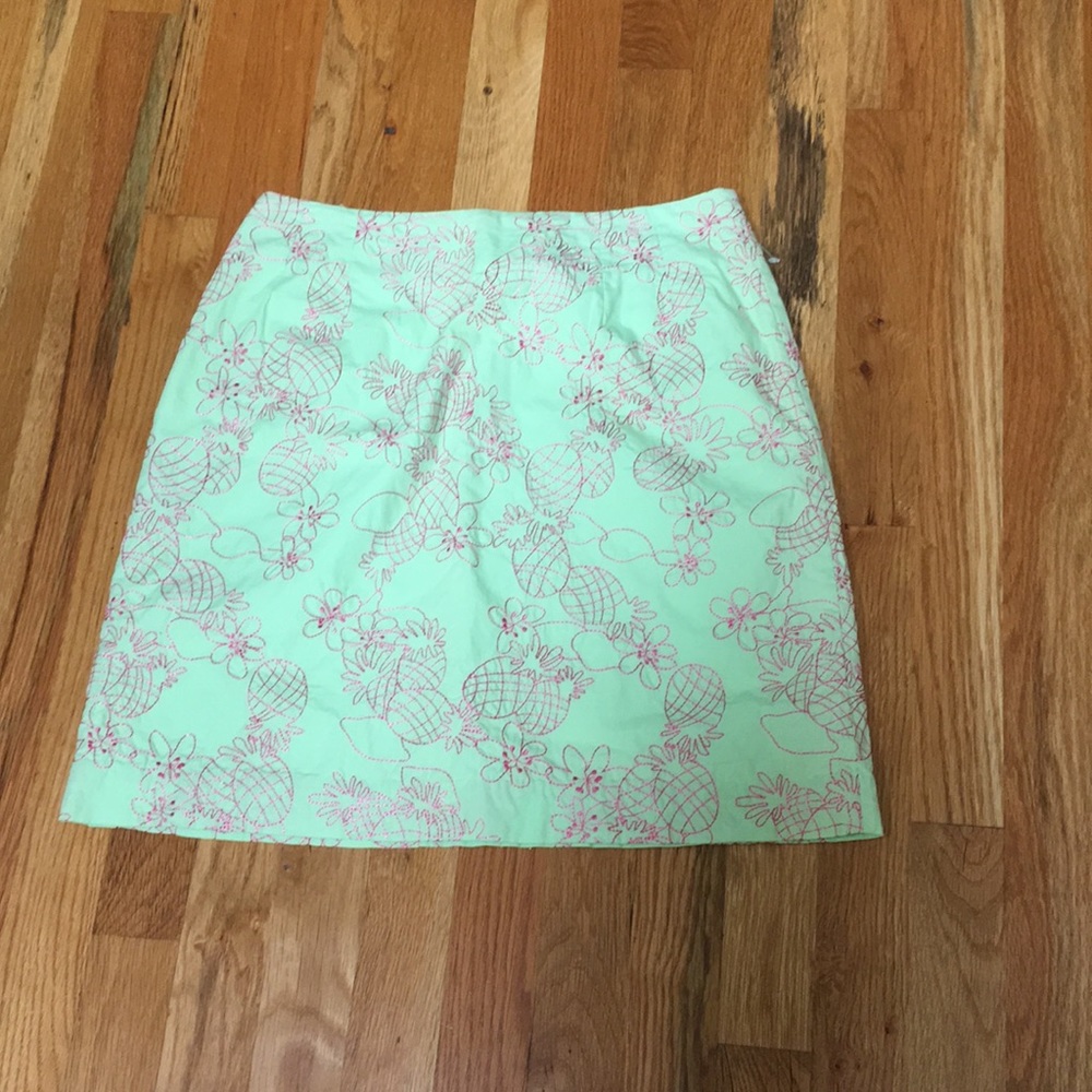 Lilly Pulitzer Pineapple Flower Embroidered Skirt Size 6.